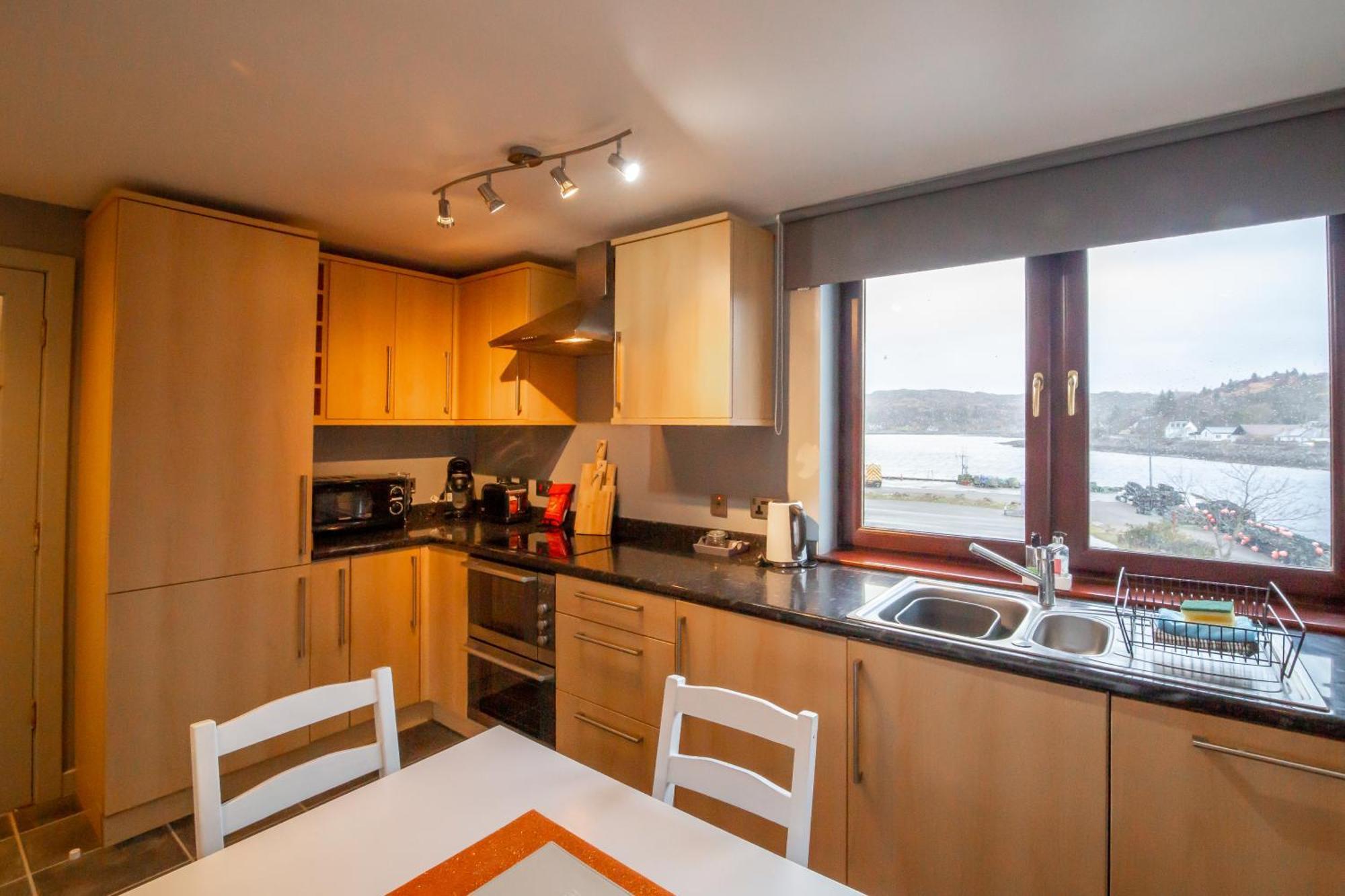4 Wheelhouse Apartment Lochinver Ngoại thất bức ảnh